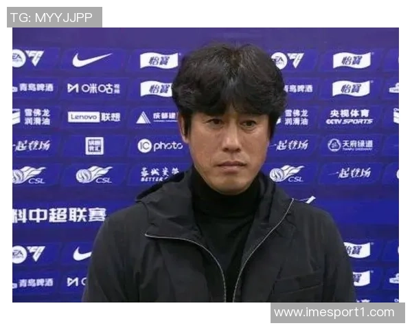 成都蓉城授予徐正源功勋主教练称号助力冲超与亚冠征程