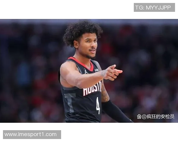 杰伦格林展现魅力穿搭太阳城市版球衣尽显时尚风采