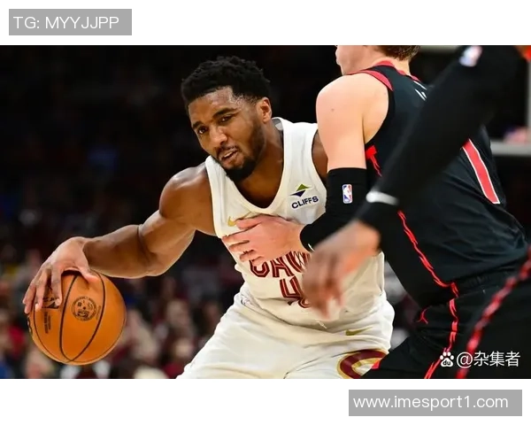 猛龙三度击败骑士稳固东部第二位置争夺季后赛有望再创佳绩 猛龙三度击败骑士稳固东部第二位置争夺季后赛有望再创佳绩