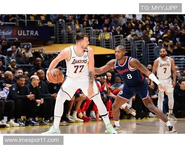 杰弗森调侃湖人归属东契奇科密若闻必将围堵球馆